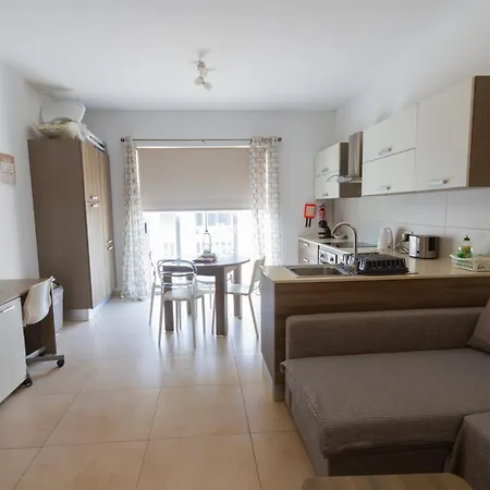 Modern & Central 2 Bedroom & 2 Bathrooms Apartment Msida Exterior photo
