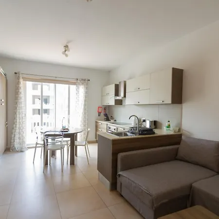 Modern & Central 2 Bedroom & 2 Bathrooms Apartment Msida Exterior photo