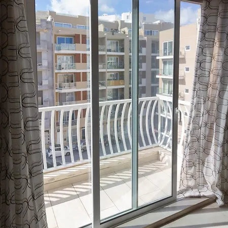 Modern & Central 2 Bedroom & 2 Bathrooms Apartment Msida Exterior photo