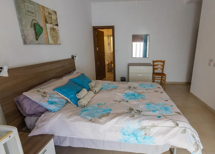 Modern & Central 2 Bedroom & 2 Bathrooms Apartment