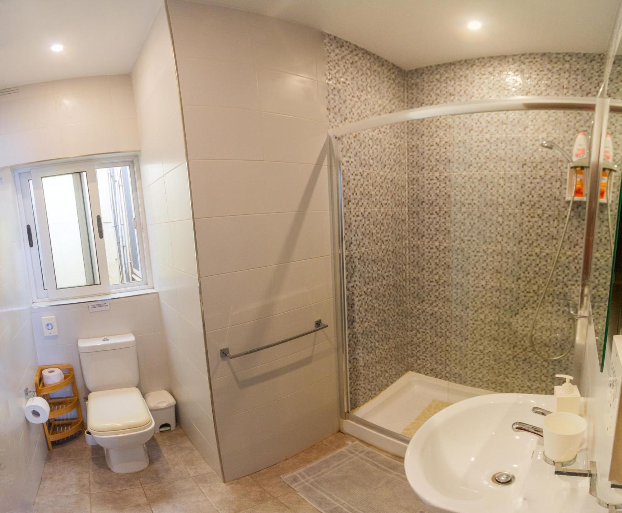Modern & 2 Bedroom & 2 Bathrooms *