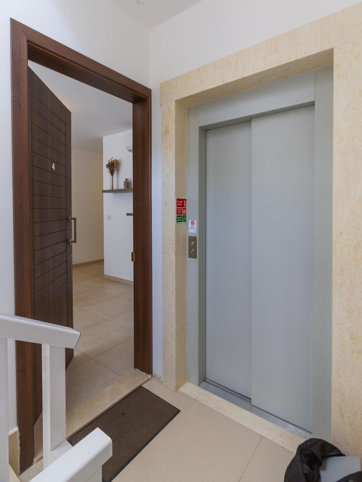 Modern & 2 Bedroom & 2 Bathrooms Apartment Msida