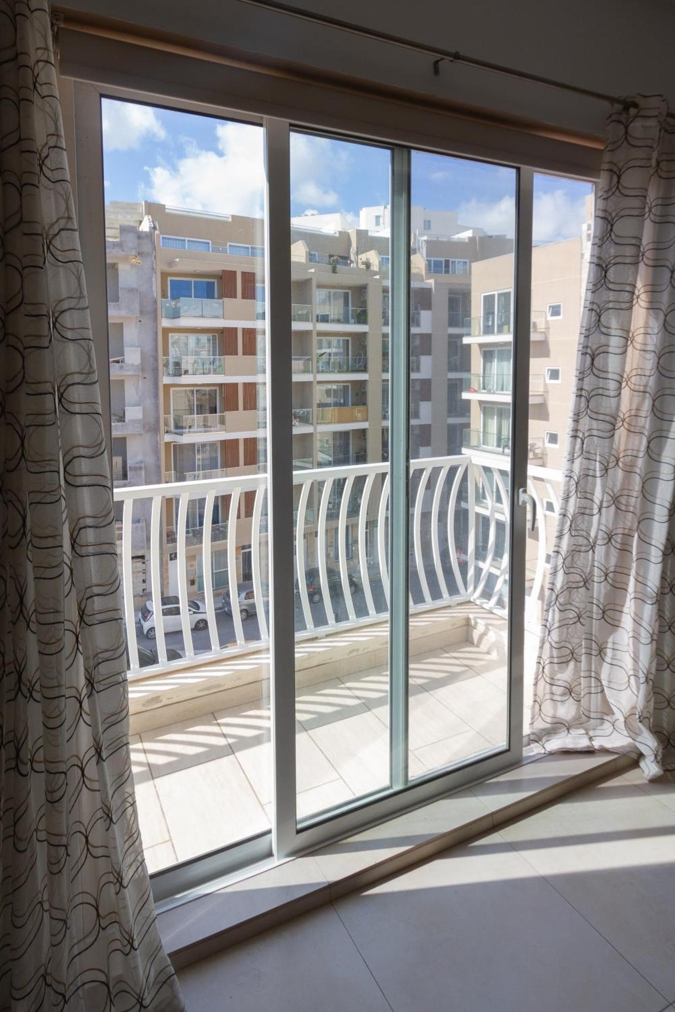 Modern & 2 Bedroom & 2 Bathrooms *