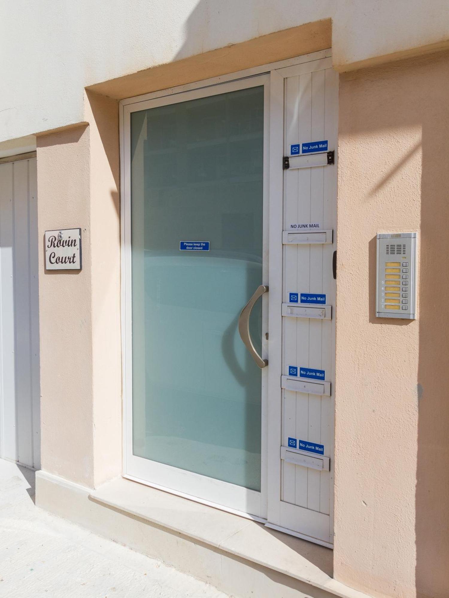 Apartment Modern & 2 Bedroom & 2 Bathrooms